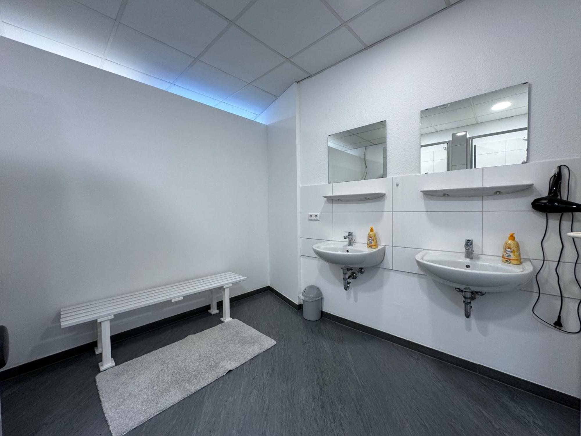 Thuja Apartments Karlsruhe-Neureut By Kurzzeit ภายนอก รูปภาพ