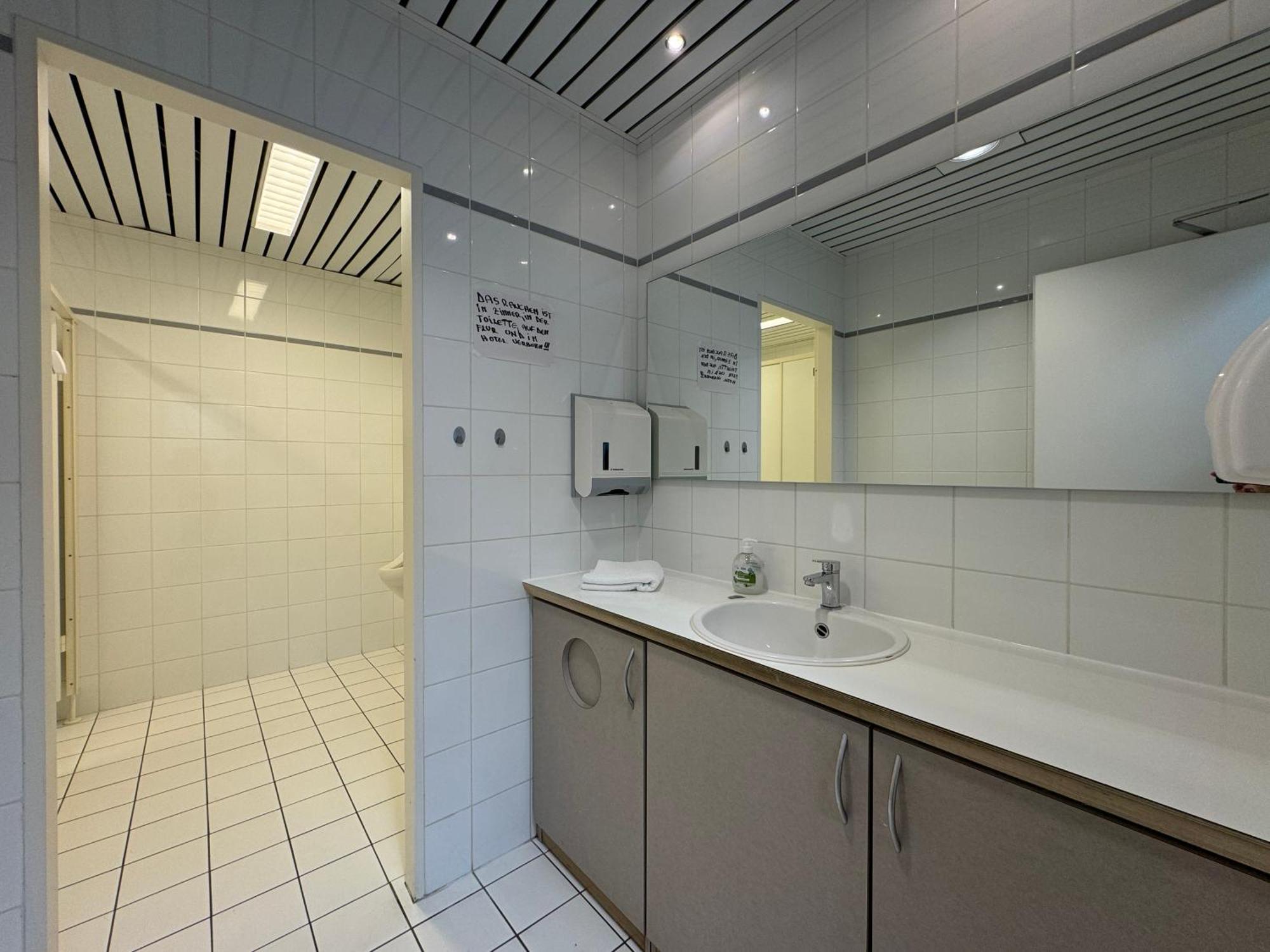 Thuja Apartments Karlsruhe-Neureut By Kurzzeit ภายนอก รูปภาพ