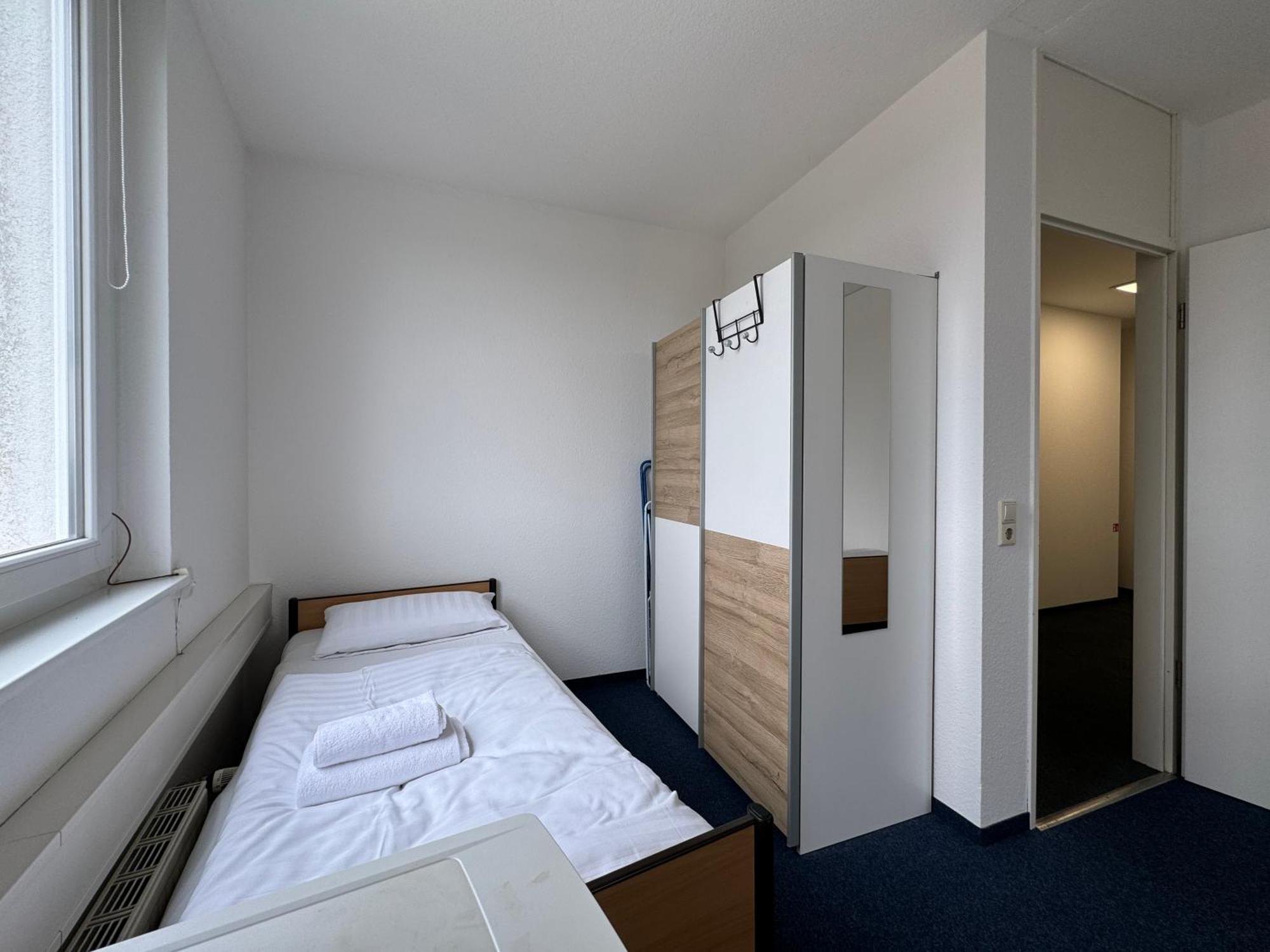 Thuja Apartments Karlsruhe-Neureut By Kurzzeit ภายนอก รูปภาพ