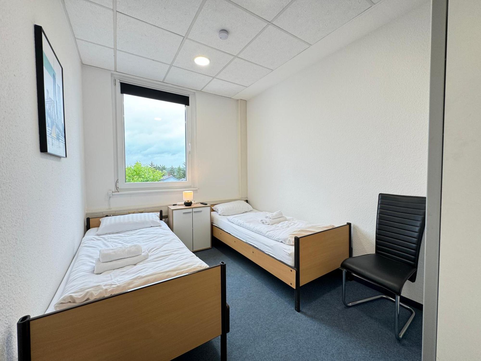 Thuja Apartments Karlsruhe-Neureut By Kurzzeit ภายนอก รูปภาพ